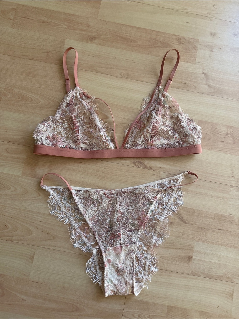 Delicate Sheet Floral Lace Bralette & Panty Set